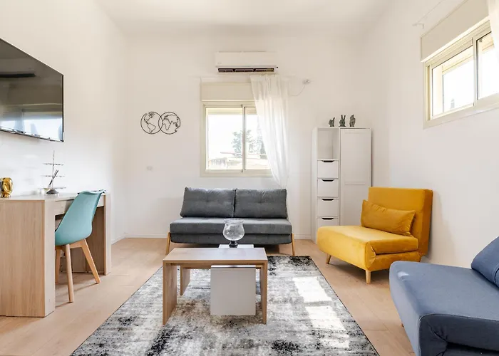 Haifa Hadar Urban Apartment